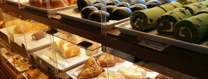 85C Bakery Cafe is one of Lugares favoritos de Michelle.