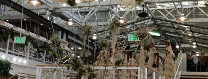 Anaheim Packing House is one of Lugares favoritos de Michelle.
