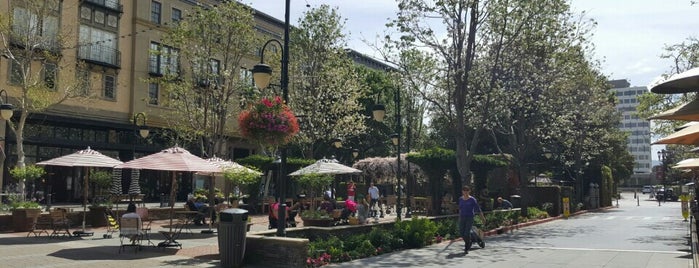 Santana Row is one of Michelle : понравившиеся места.