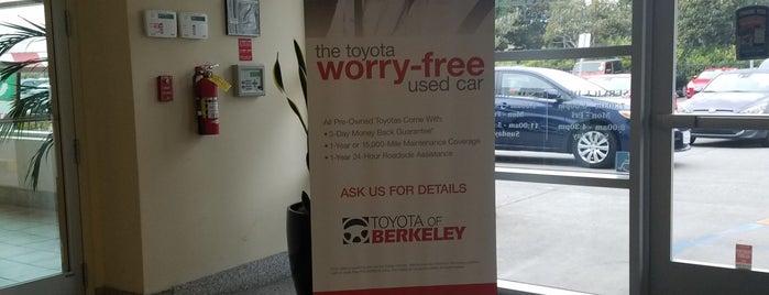Toyota Of Berkeley Certified Service Center is one of Posti che sono piaciuti a dedi.