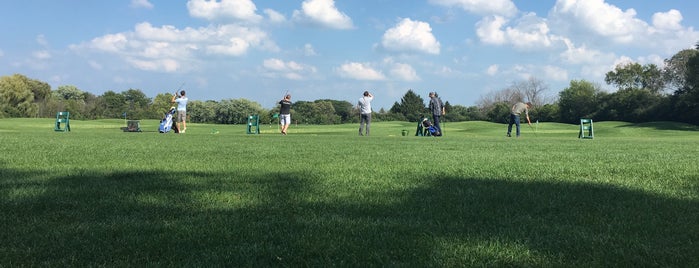 Deerfield Golf Club is one of Lugares favoritos de Wesley.