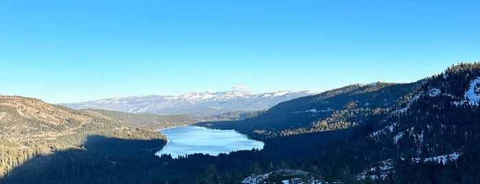 Vista Point Over Donner Lake is one of Lugares favoritos de Nicole.