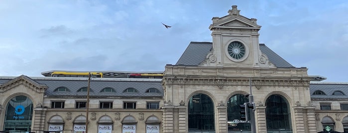 Gare de Namur is one of Chemin du boulot.