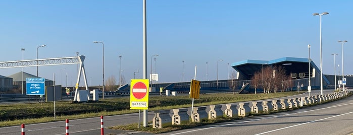 Schipholtunnel is one of Rondje Schiphol 🚲🛫.