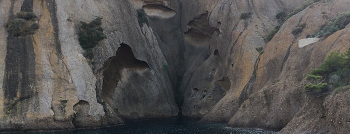 Cap de l’Aigle is one of Les Callangues.