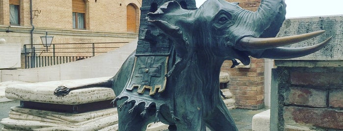 Contrada della Torre is one of Siena 🇮🇹.