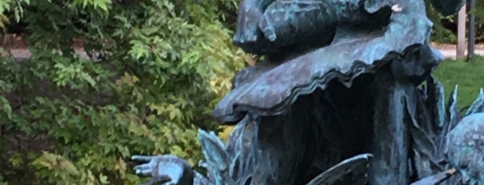 Standbeeld ‘Man met de zeeslak’ is one of Brugge.