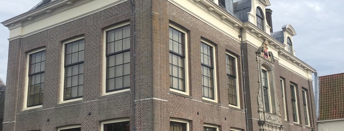 Raadhuis van Edam is one of Locais curtidos por Bernard.
