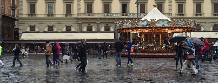 Piazza della Repubblica is one of Florence.