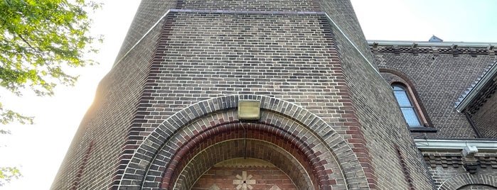 St. Jacobus de Meerderekerk is one of Schiedam 🟡⚫️.