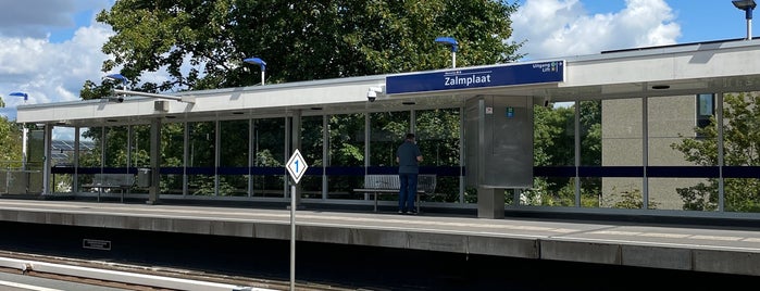 Metrostation Zalmplaat is one of metrohalte.
