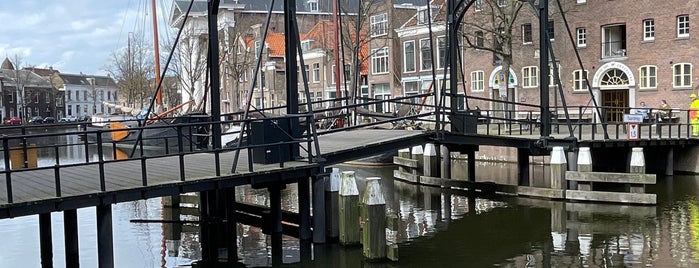 Taanbrug is one of Schiedam 🟡⚫️.