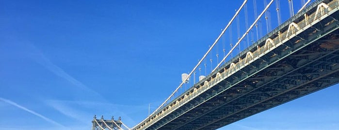 Ponte de Manhattan is one of New York.