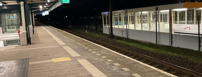 Station Zaandijk Zaanse Schans is one of Treinstations Noord Holland.
