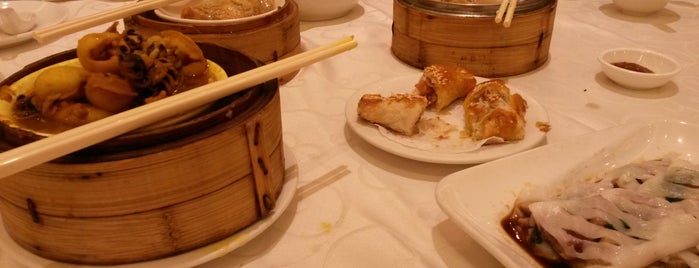 Dragon Dynasty Chinese Cuisine 龍騰金閣高級粵菜 is one of HK / Chinese Restaurants in GTA.