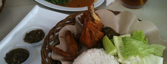 Ayam Lepas is one of favorite di Bogor.