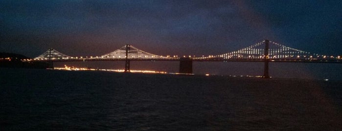 The Bay Lights is one of San Francisco Tourists' Hits.