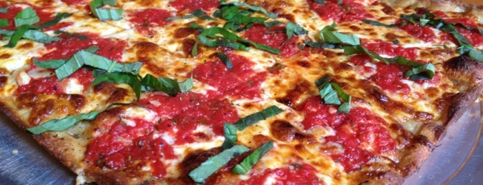 House of Pizza & Calzones is one of To-Do: Central BK Eats.