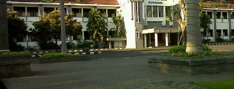 Balai Kota Surabaya is one of Tempat Bersejarah di Surabaya.