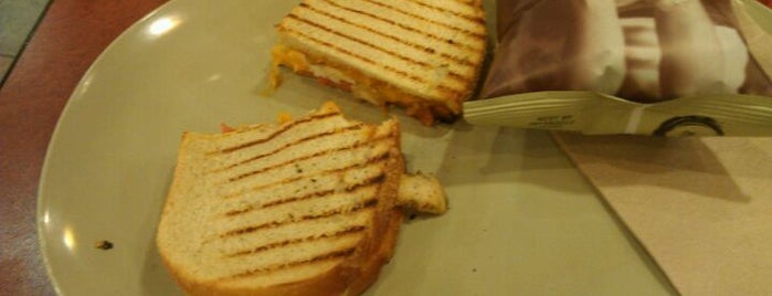 Panera Bread is one of Posti che sono piaciuti a katy.