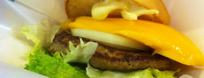 フレッシュネスバーガー is one of FRESHNESS BURGER.