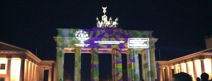 Brandenburg Kapısı is one of Best Place To Celebrate New Year Eve.
