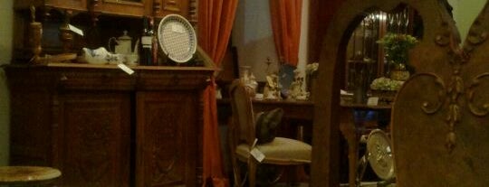 Thomas Antiques is one of Visit Bucharest #4sqCities.