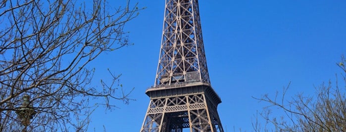 Menara Eiffel is one of Tempat yang Disukai Walid.