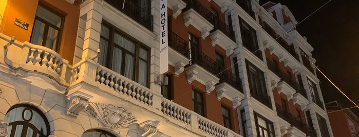 Petit Palace Chueca is one of Ünsalさんのお気に入りスポット.