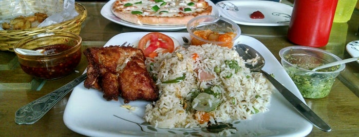 Pizza King is one of Place to go in Dhaka.