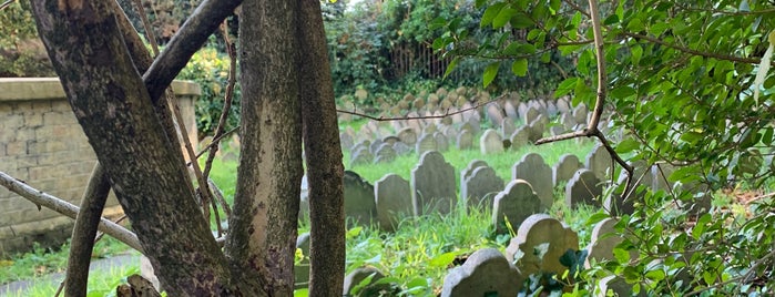Pet Cemetery is one of Places that are cool about death.