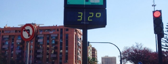 barrio de Zafranar is one of Lieux qui ont plu à Sergio.