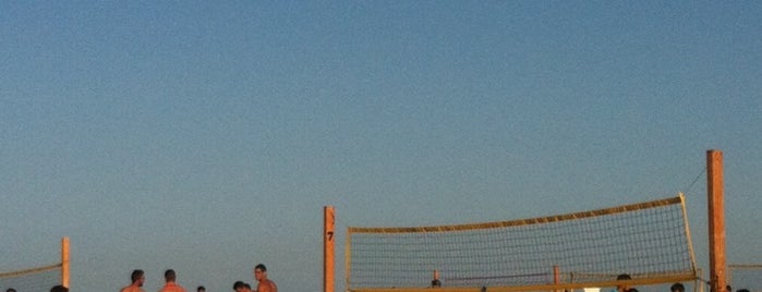 Valencia Beach Volley is one of Tempat yang Disukai Mar.