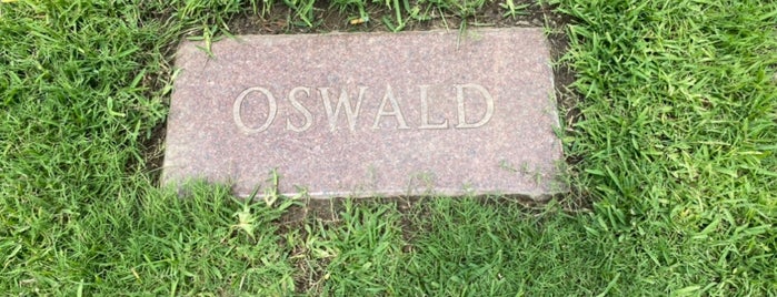 Lee Harvey Oswald's Grave is one of Fun Place To See.
