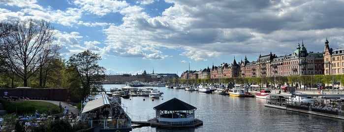 Djurgårdsbron is one of Stockholm Guide.