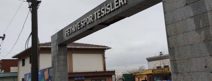 Bursa Büyükşehir Belediyespor Fethiye Spor Kompleksi is one of Tempat yang Disukai TİMUR.
