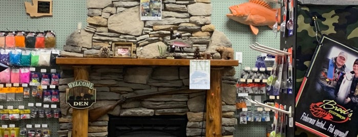 Dave's Sports Shop is one of Cozy Winter in PNW.