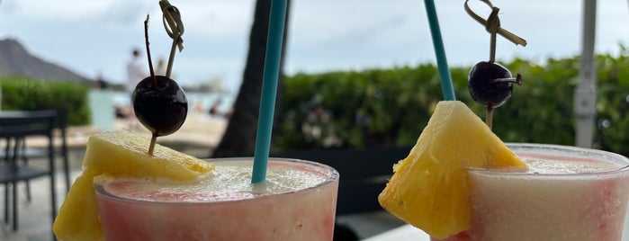 The Beach Bar is one of The 11 Best Hotel Bars in Honolulu.