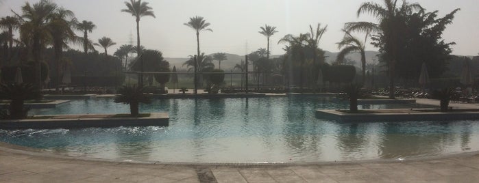 Sakkara Country Club is one of touristic.