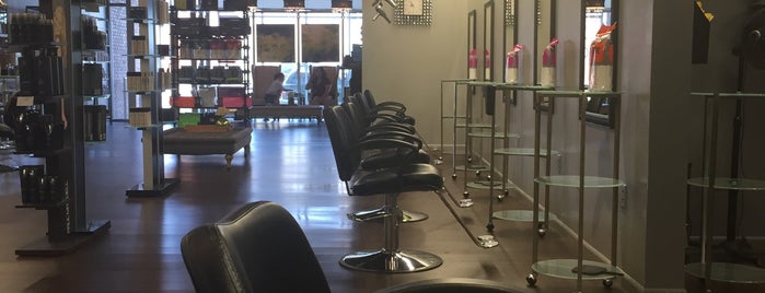 A Valeria Boss Salon is one of Service.