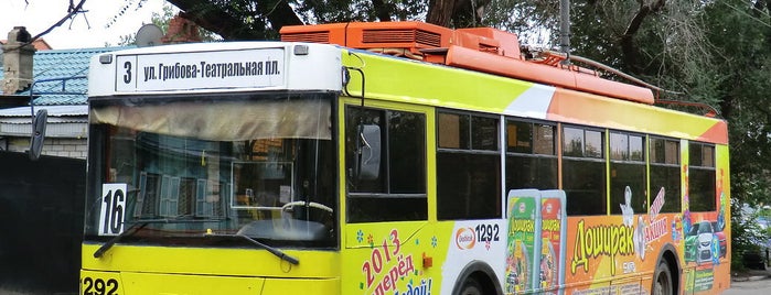 Троллейбус № 16 is one of Маршруты автобусов, троллейбусов и трамваев.