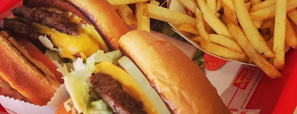 In-N-Out Burger is one of Lugares favoritos de Nick.