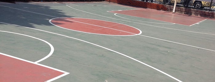 gaziosmanpaşa basket sahasi is one of basketbol mabedleri.