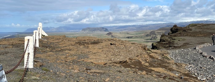 Dyrhólaey is one of Islàndia.