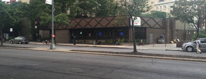 Two Twenty Sports Bar at Park Plaza Diner is one of Brooklyn Places.