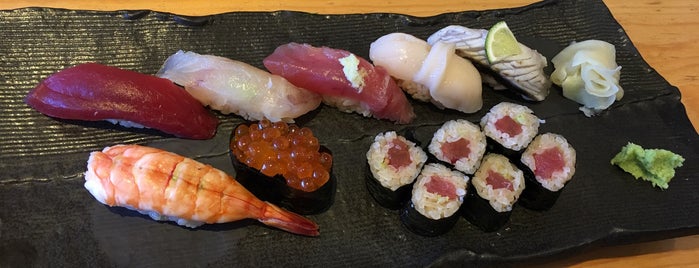 Sushi Kyotatsu is one of Tempat yang Disukai Shelova.