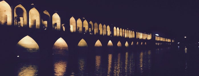 Siosepol Bridge | سی و سه پل is one of Adrian 님이 좋아한 장소.