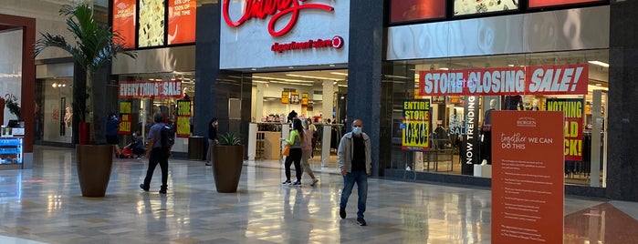 Century 21 Department Store is one of N e w Y o r k, NEW YOOOOOOORK.