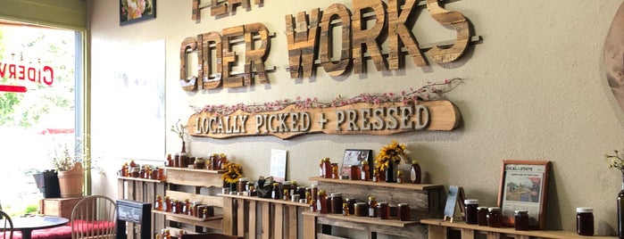 Flat Rock Cider Works is one of Lugares favoritos de Alexander.