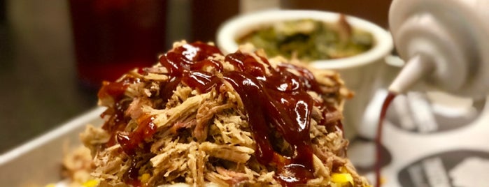 Thatcher's  BBQ and Grill is one of Lugares favoritos de Kelly.